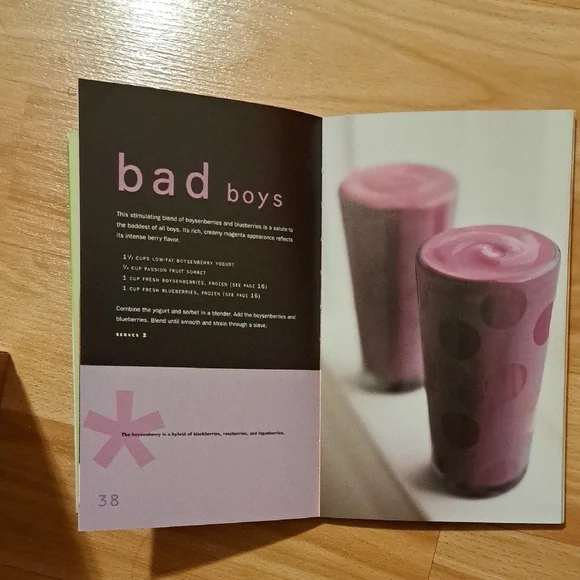 3/$10 Books - Smoothies Recipe Book with Lime Cover - Picture 3 of 3